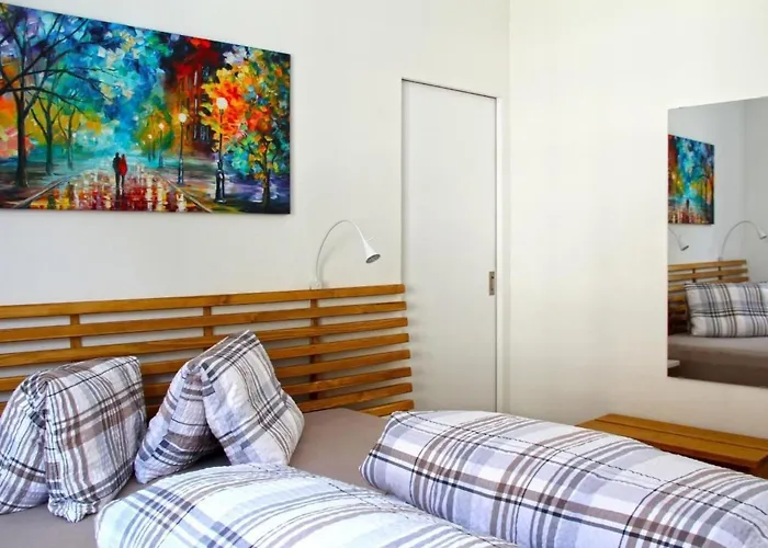 Moderne- Komfortable Dachwohnung Mit Bergsicht By Interhome *