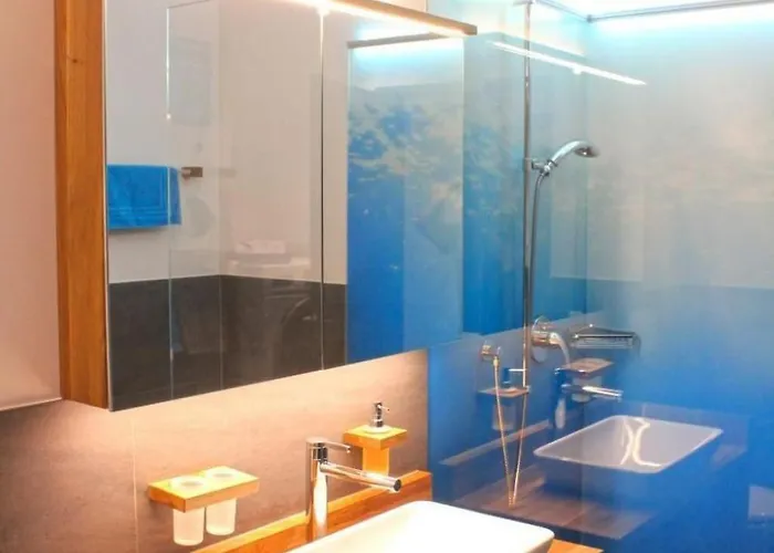 Moderne- Komfortable Dachwohnung Mit Bergsicht By Interhome *