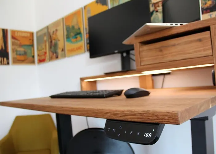 Moderne- Komfortable Dachwohnung Mit Bergsicht By Interhome