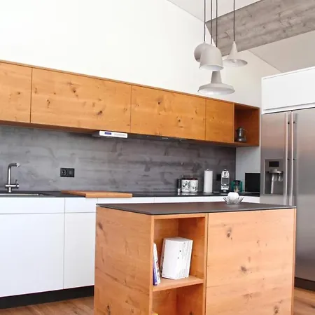 Moderne- Komfortable Dachwohnung Mit Bergsicht By Interhome *