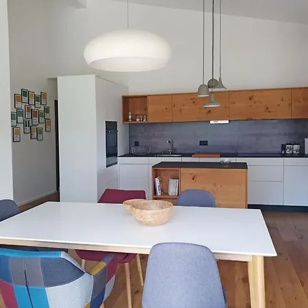 Апартаменты Moderne- Komfortable Dachwohnung Mit Bergsicht By Interhome