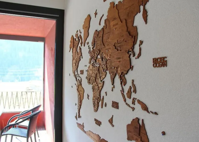 Moderne- Komfortable Dachwohnung Mit Bergsicht By Interhome *